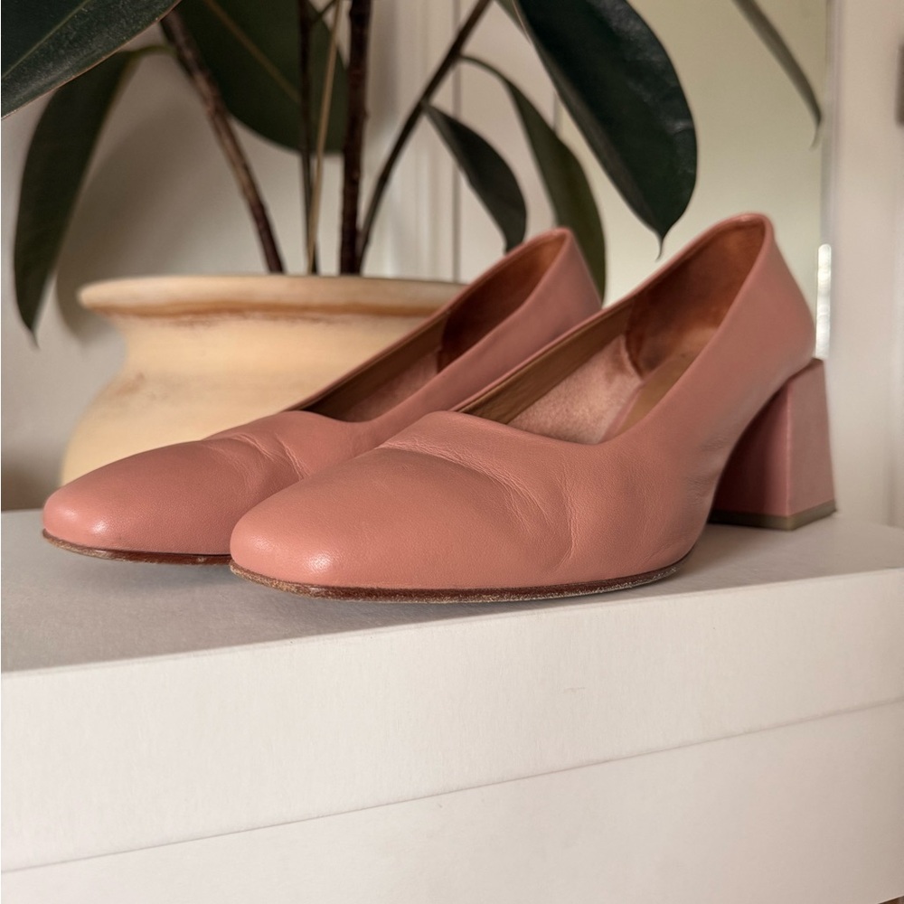 LOQ Villa Pumps in Rare Blush Pink